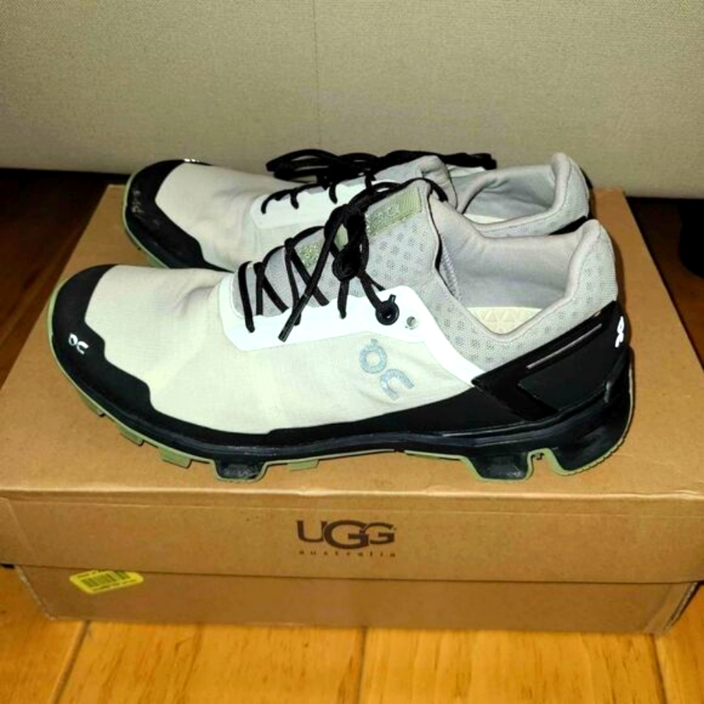 On Cloud Cloudventure Peak Swiss Trail Running Sneakers Tennis Shoe Women Size 7